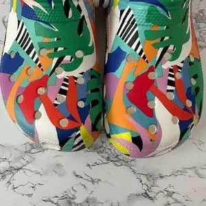 CROCS | Shoes | Crocs Classic Retro Resort Clogs Floral  display picture 3